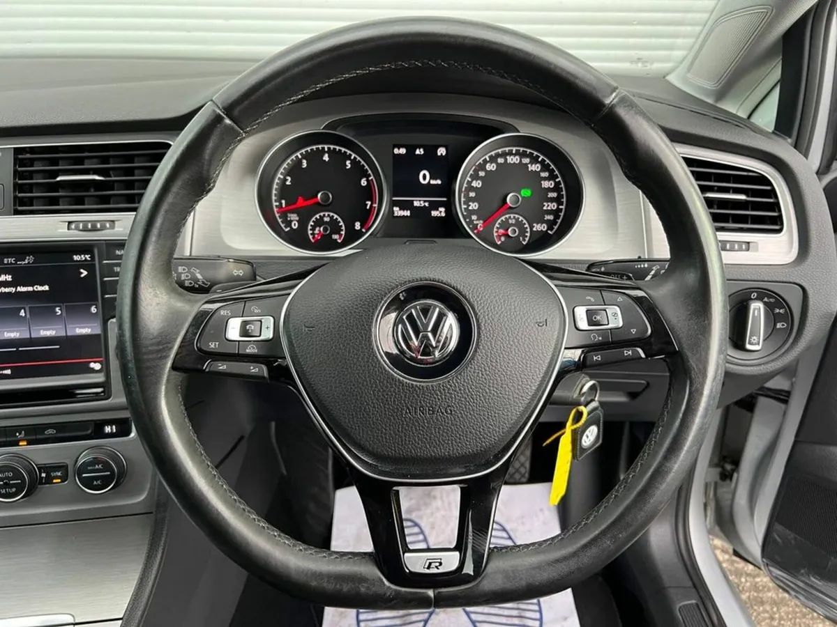 Volkswagen Golf R-LINE PACK 1.2 TSI AUTO // SERVIC - Image 4