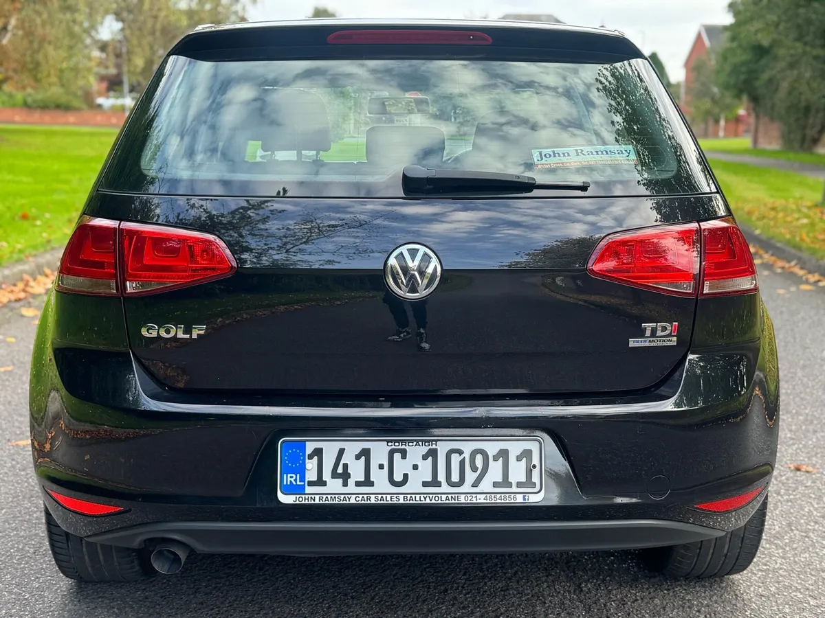 €6450 Volkswagen Golf 2014 Highline 1.6 Diesel - Image 4
