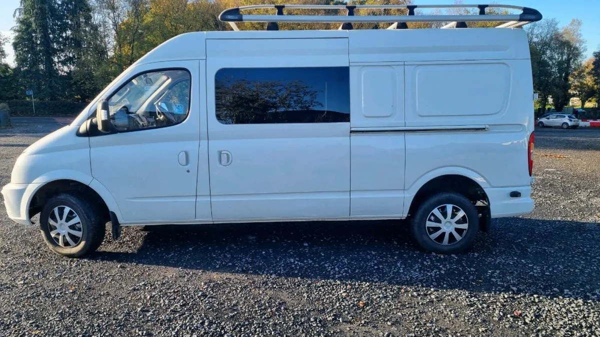 Ldv v80 van with side glass - Image 4