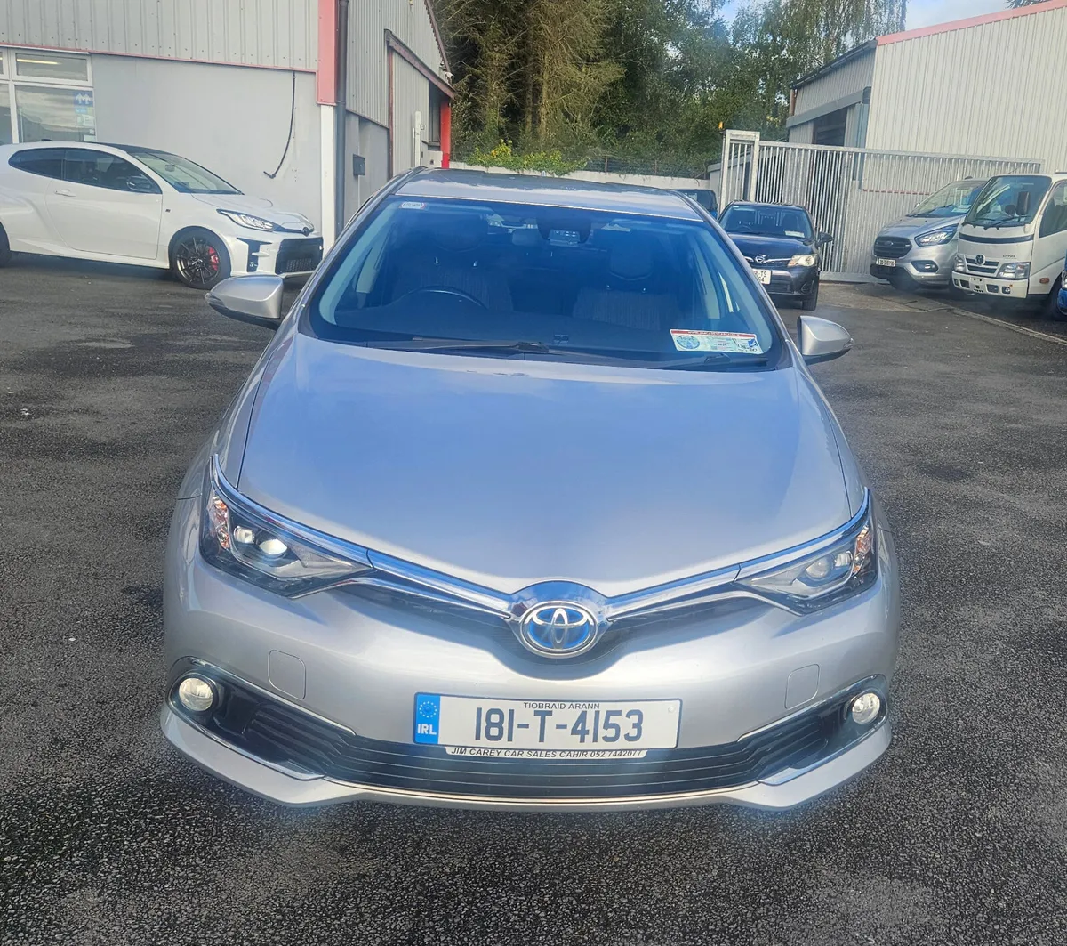 Toyota Auris 2018 - Image 2