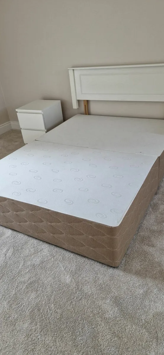 BED DIVAN 4'6"  Little Use