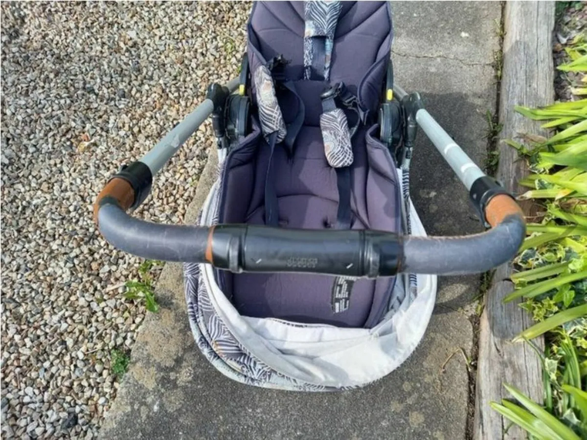 Mamas & Papas armadillo flip buggy + carry coat - Image 4