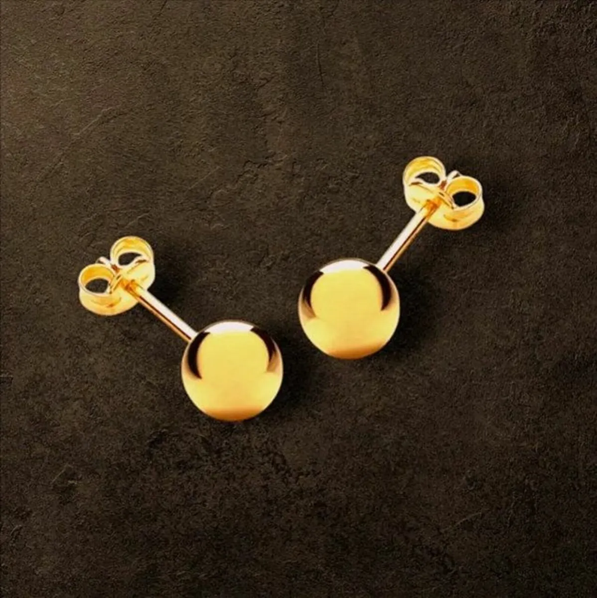 Vintage Unworn 9ct Gold Stud Earrings - Image 4