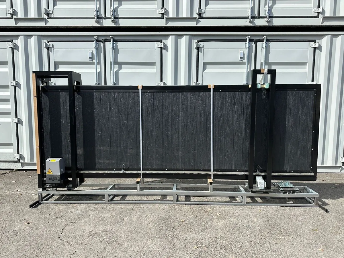 New 13ft electric gates - Image 1
