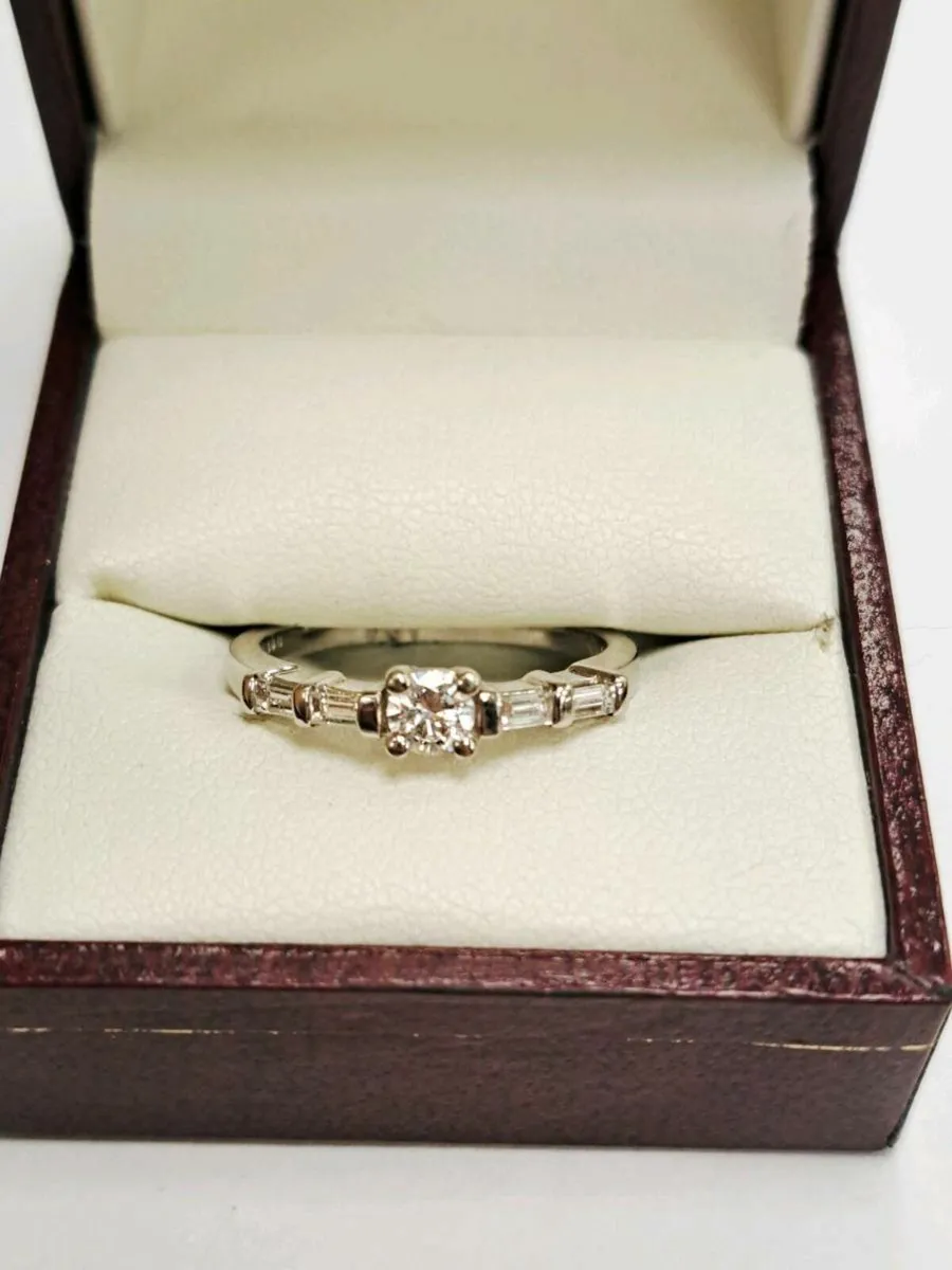 18K White Gold Diamond Ring 18CT - Image 4