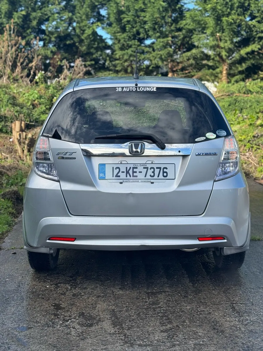 HONDA FIT HYBRID 2012 67000KM KEYLESS ENTRY - Image 4