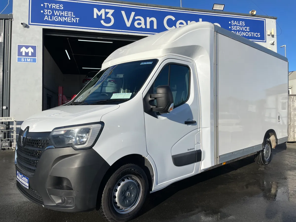 2022 Renault Master LUTON Body LOW LOADER - Image 1