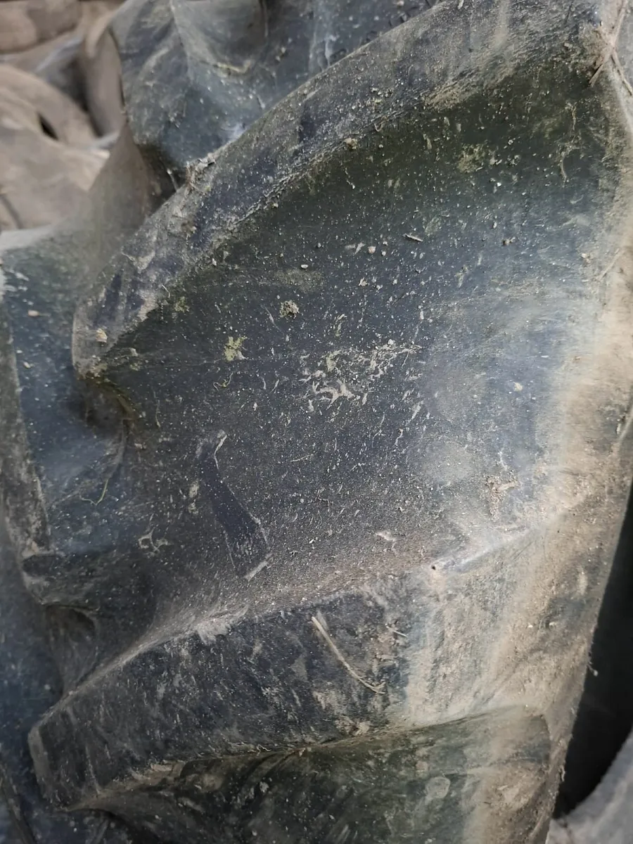 Tractor tyre - Image 1