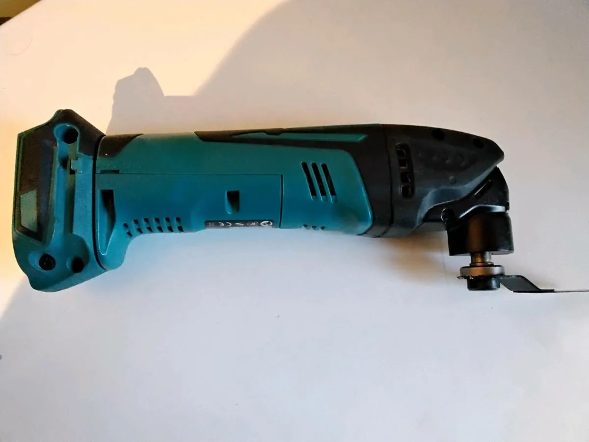 Makita DTM50Z Multitool Body only - Image 4