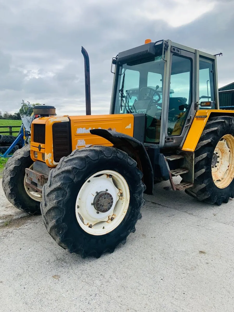 Renault 106 54 Tractor - Image 1