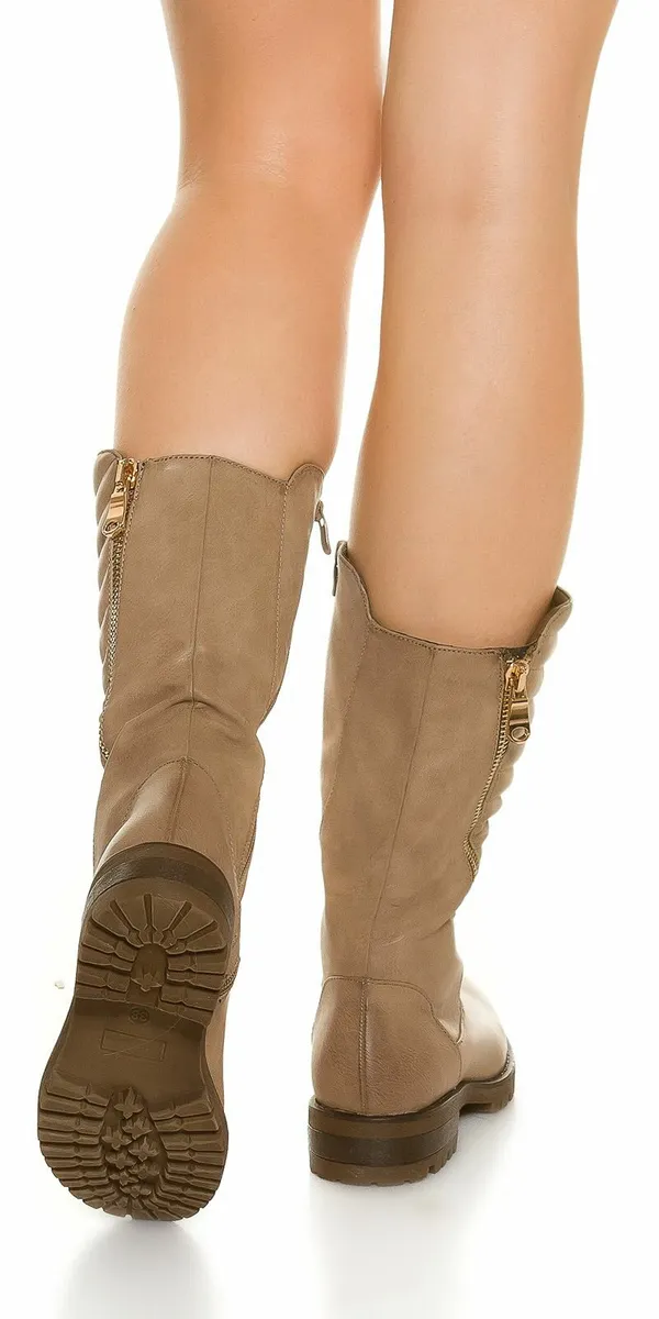 boots size 4 - Image 3