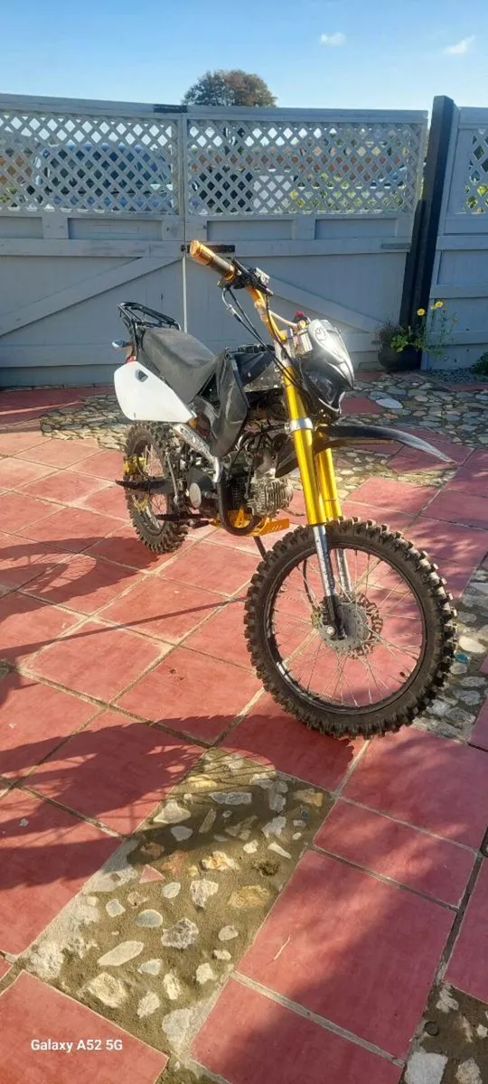150 cc Dirt Bike - Image 1