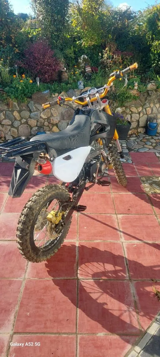 150 cc Dirt Bike - Image 2