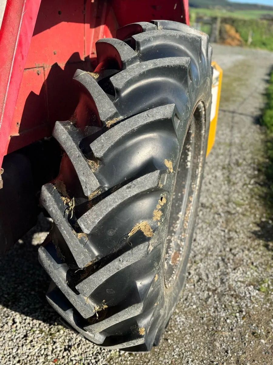 Massey Ferguson 698 - Image 3