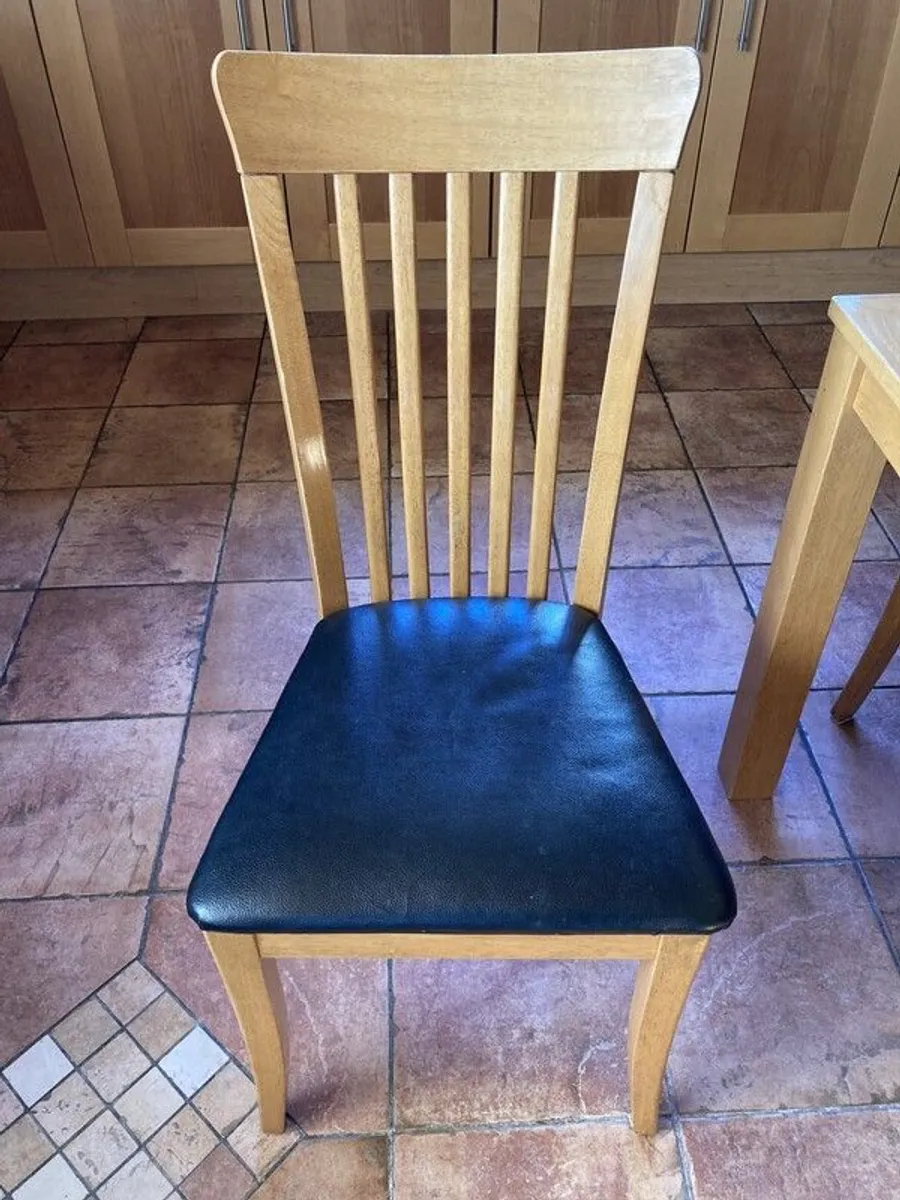 Table and Chairs - Image 3
