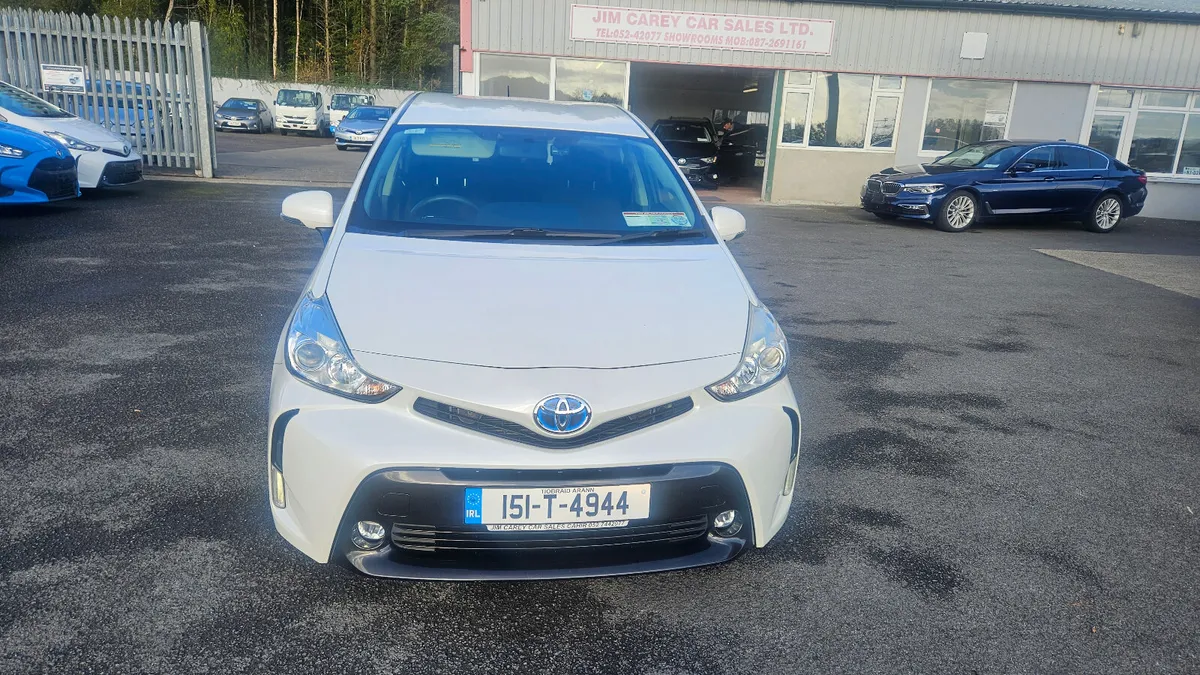 2015 Toyota Prius Alpha - Image 3