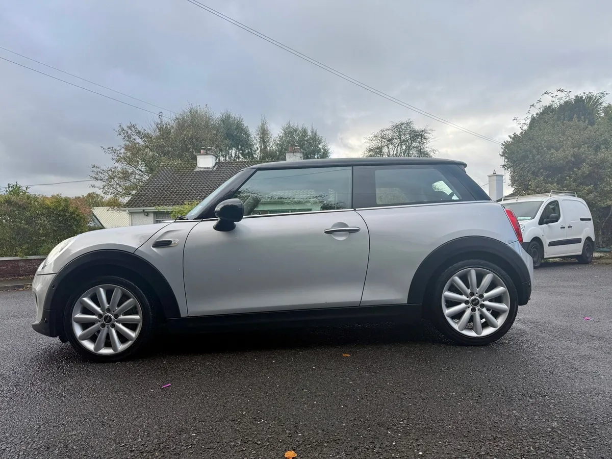 2014 Mini Cooper D - Image 2