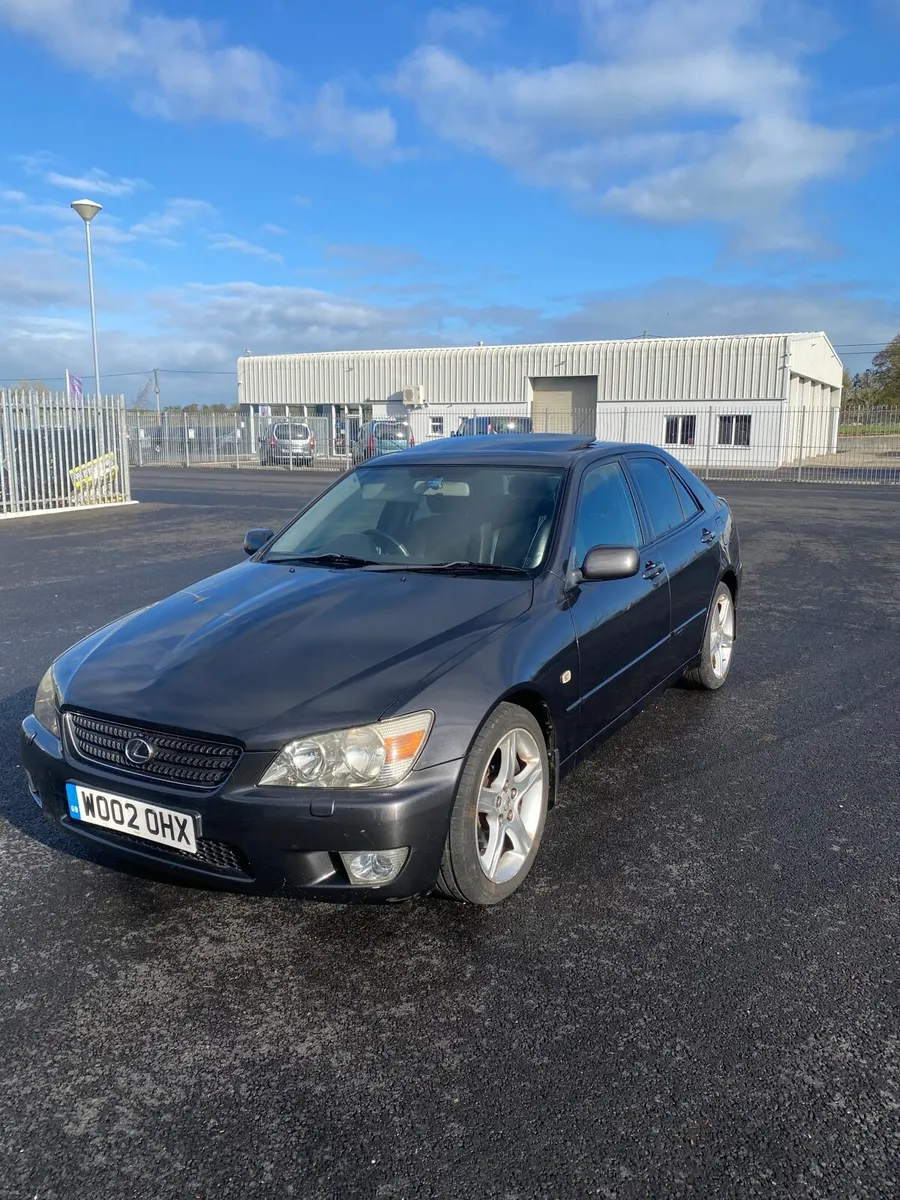 Is200 Sport - Image 2