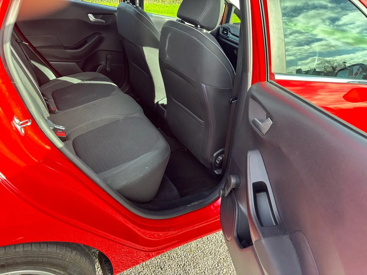 Ford fiesta titanium - Image 4