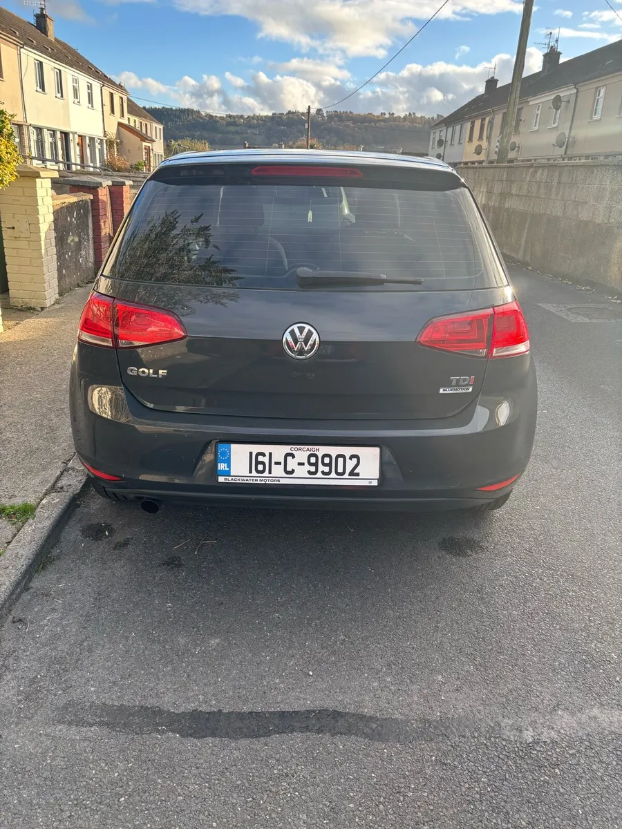 Volkswagen 2016 van - Image 2