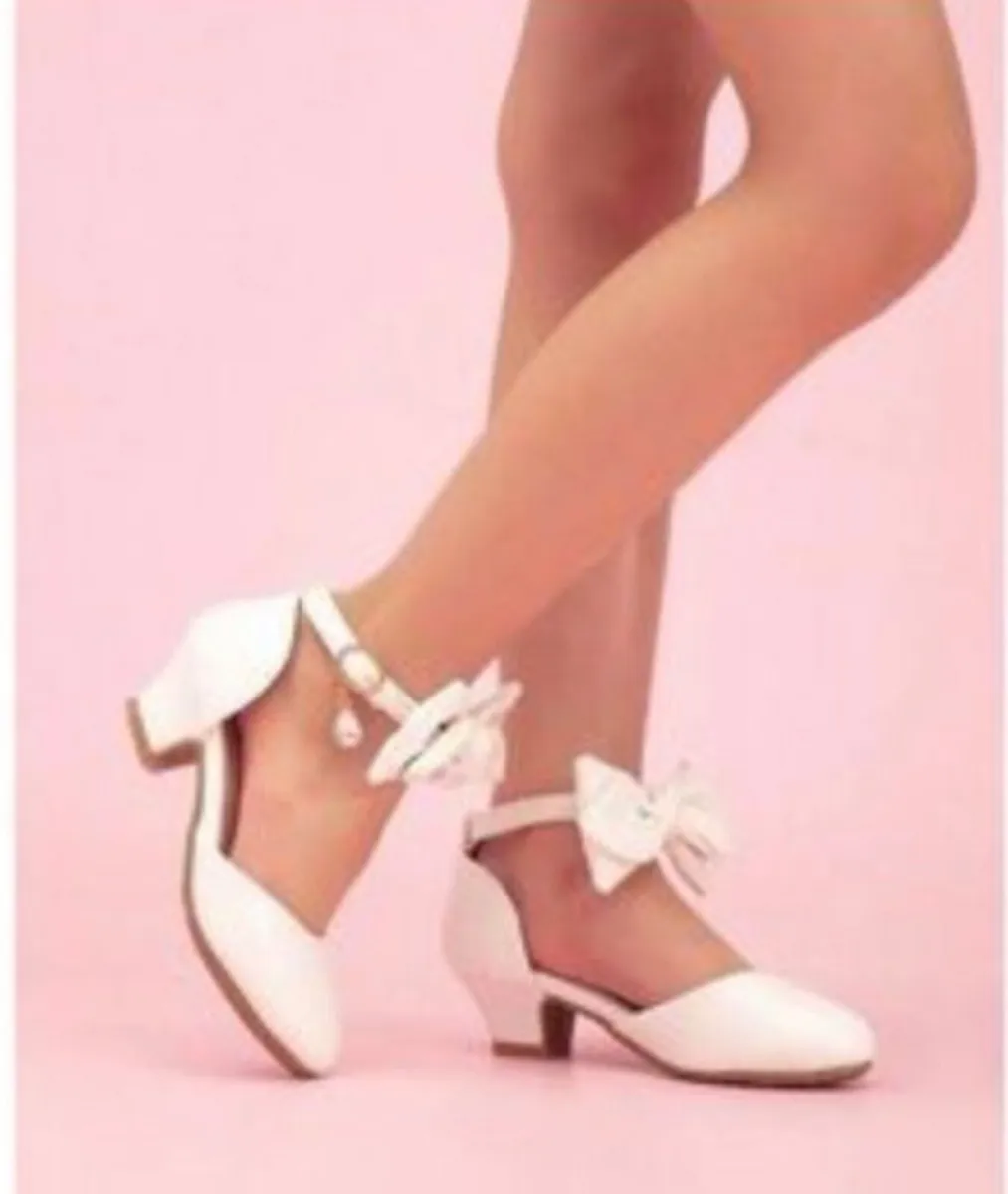 Girls Fancy Shoes with a Cute Bow: Size 1.5 - Image 4