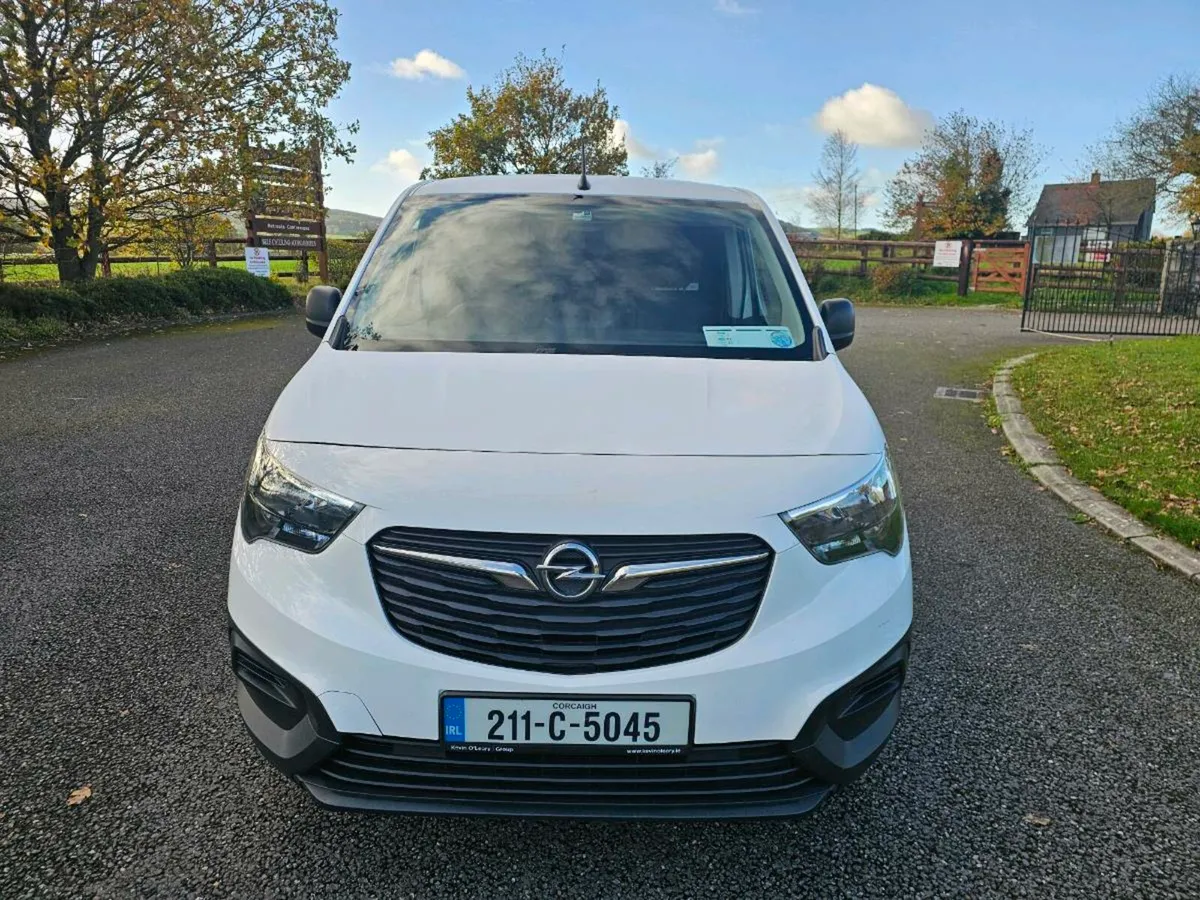 211 OPEL COMBO TAX 03/26 CVRT 02/26 LOW KMS - Image 2