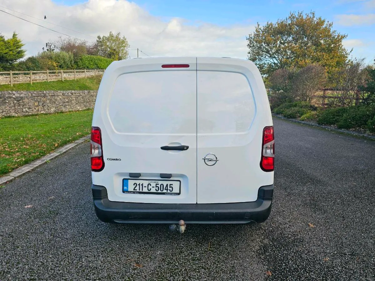 211 OPEL COMBO TAX 03/26 CVRT 02/26 LOW KMS - Image 4