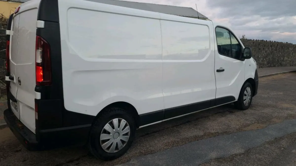 Nissan NV300 - Image 2