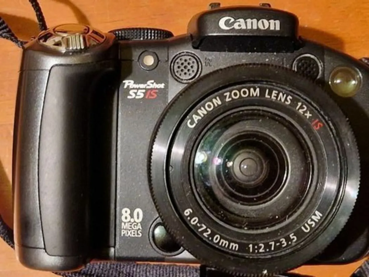Canon Powershot S5 Digital Camera, 4xAA Batteries - Image 2