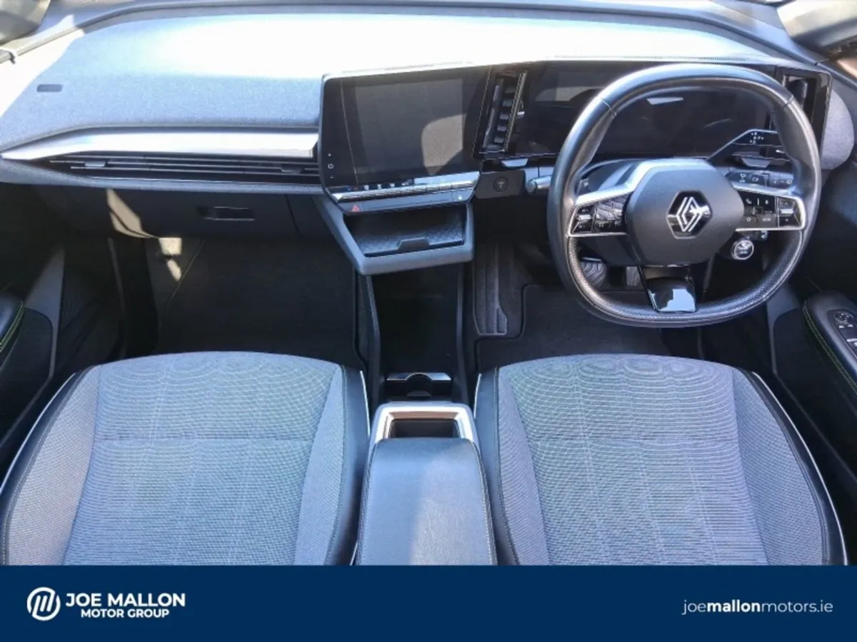 Renault Megane E-Tech Ev60 220hp Techno - Image 4