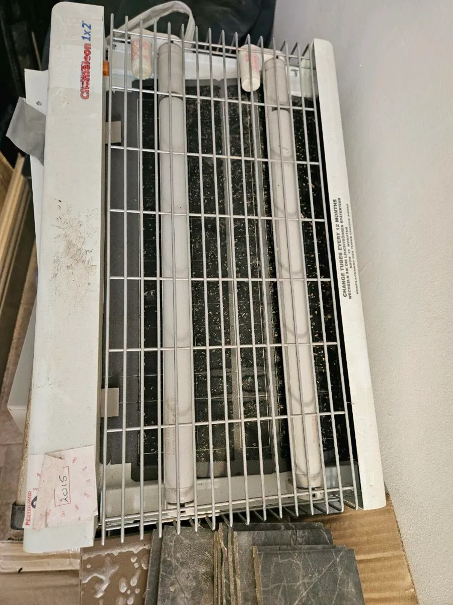 Fly / insect killer