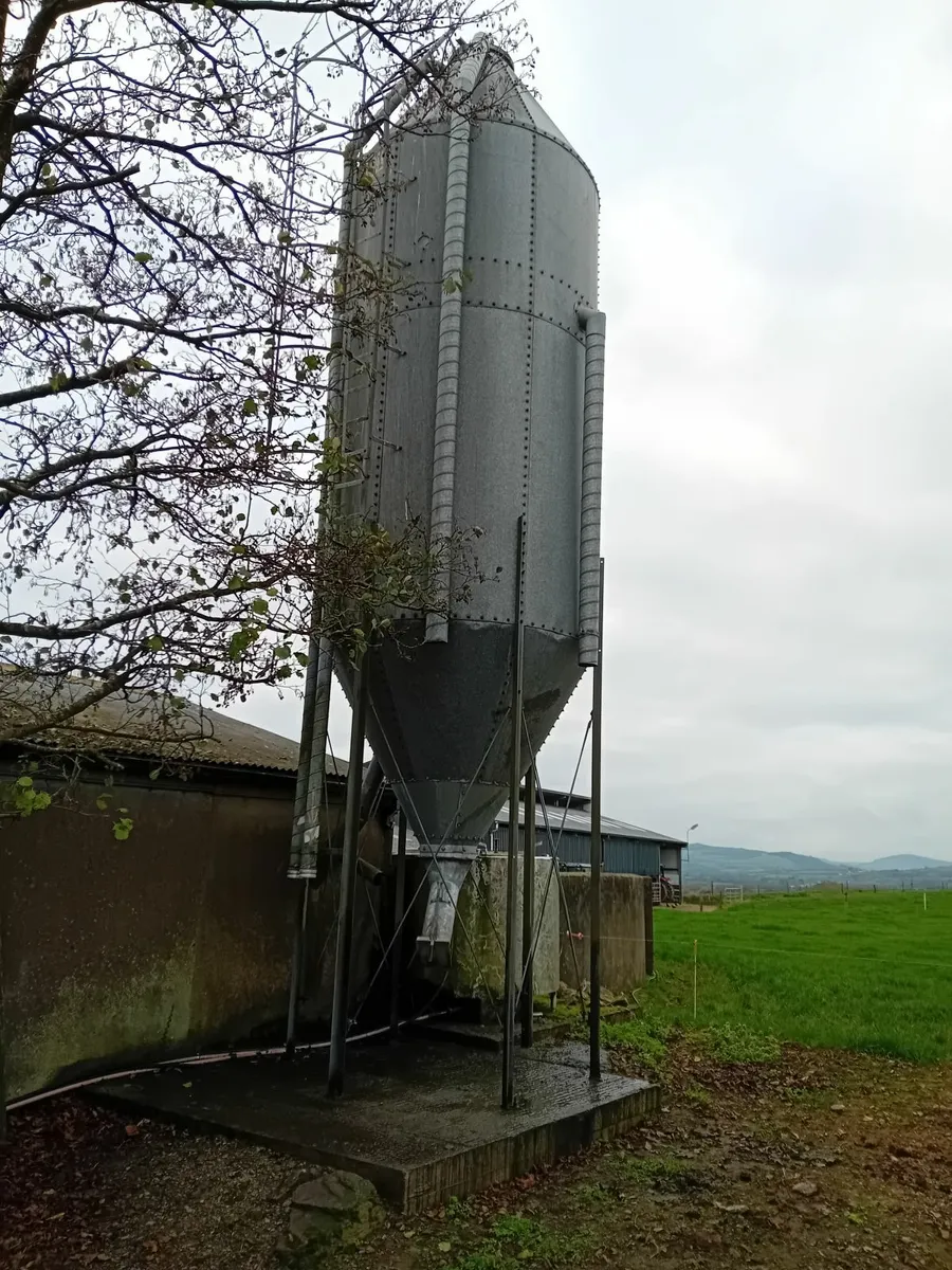 Feed bin - Image 3