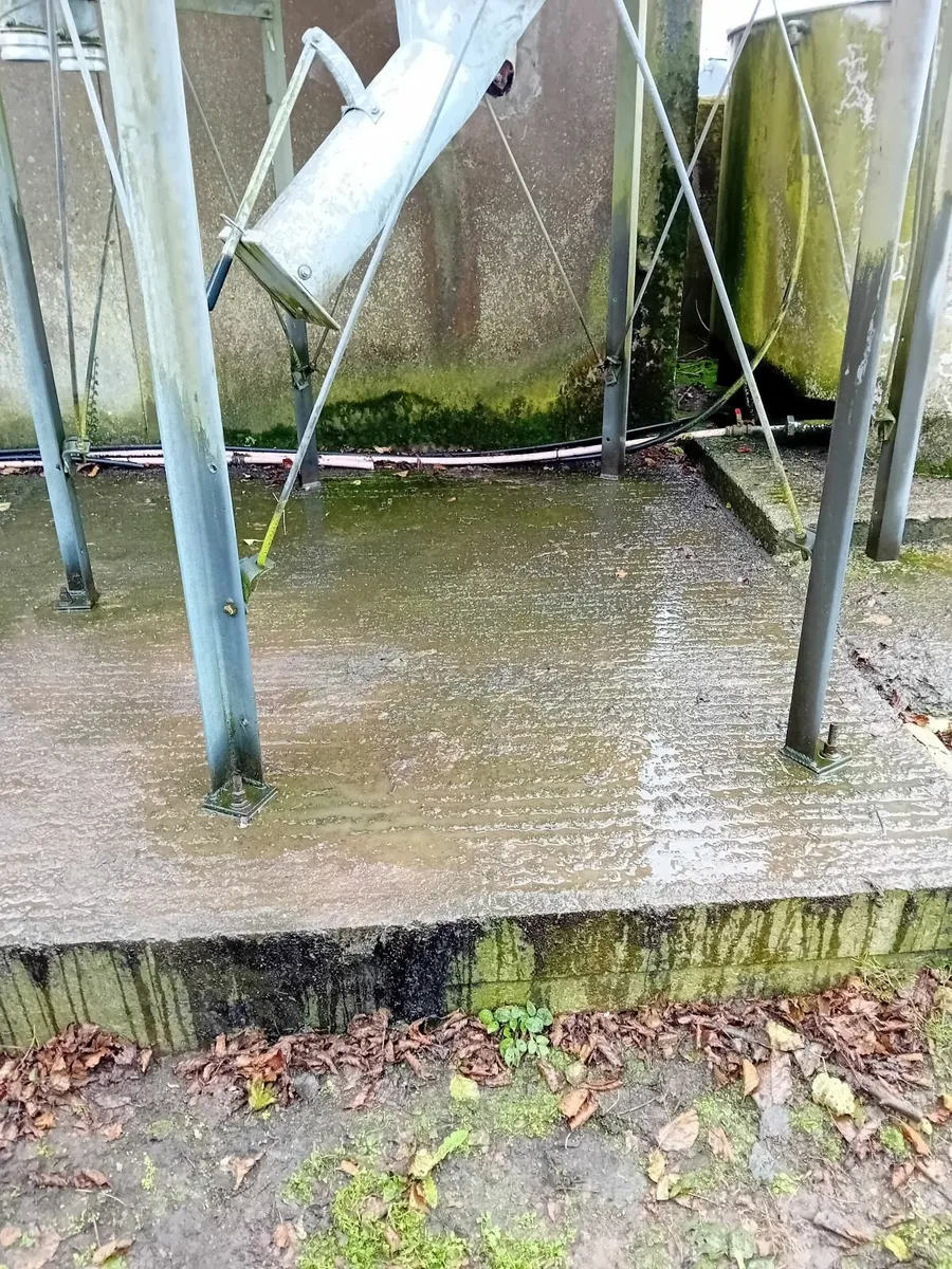 Feed bin - Image 4