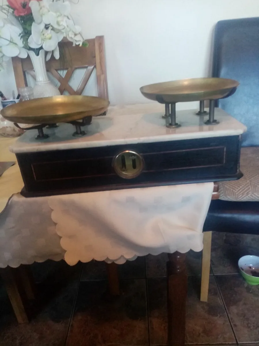 Vintage  weighing Scales - Image 4