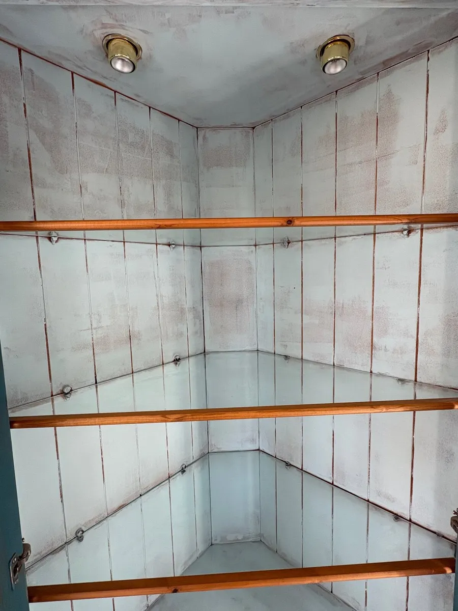 Cabinet - Image 3