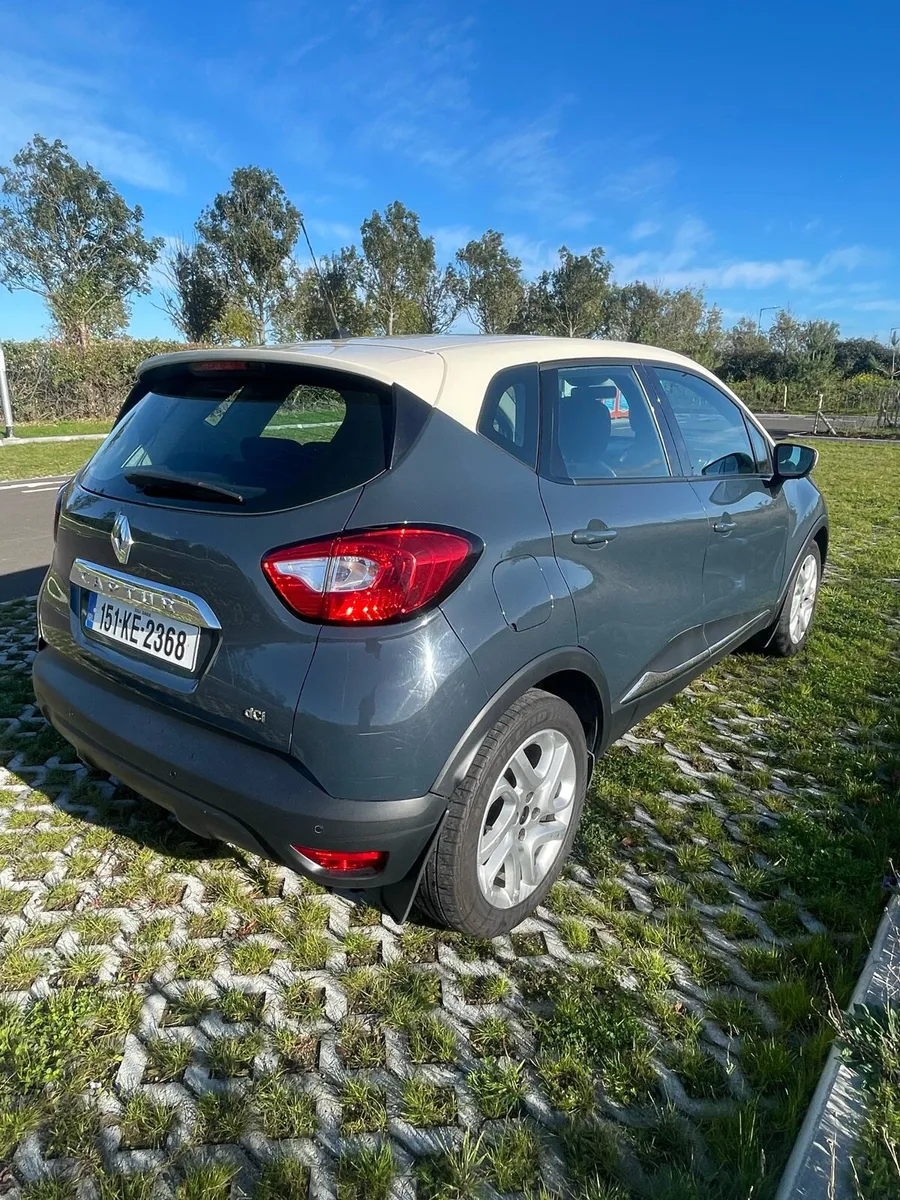 Renault Captur 2015 - Image 2