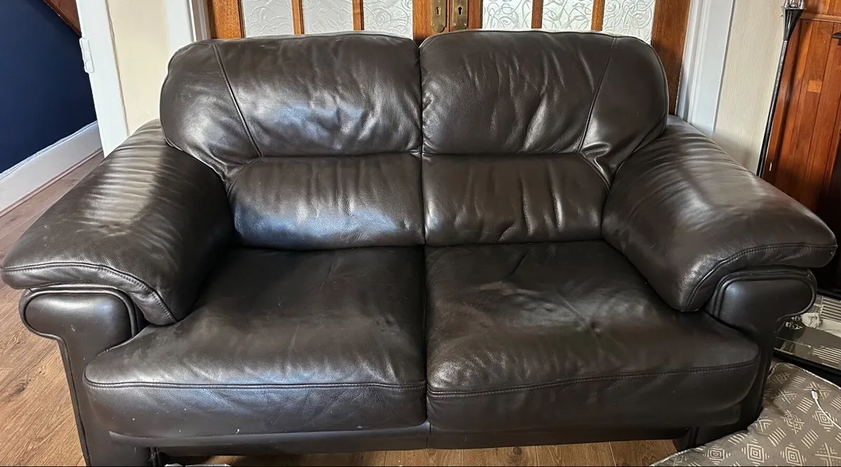 Suite of furniture - Image 2