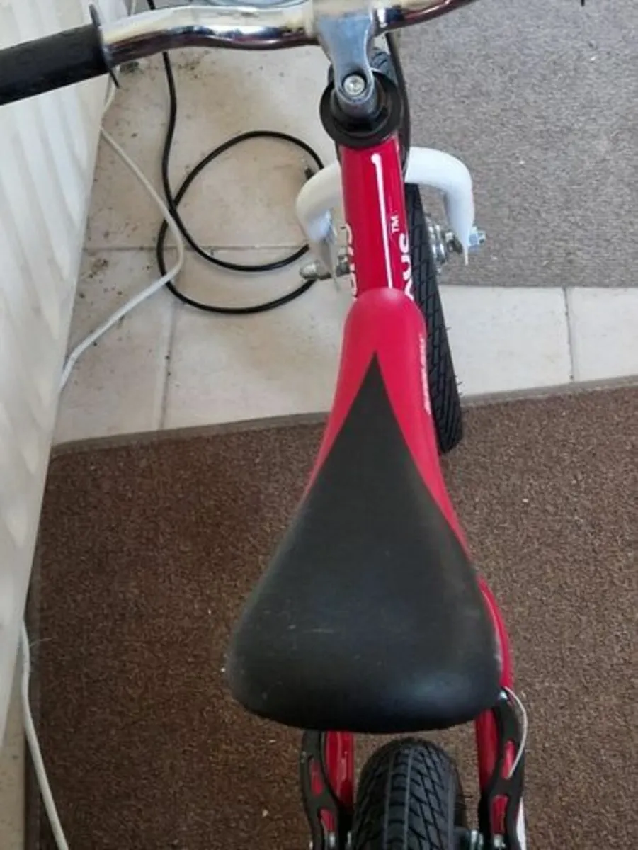SUPERTOYS Balance Bike in Excellent/NEW condition - Image 3