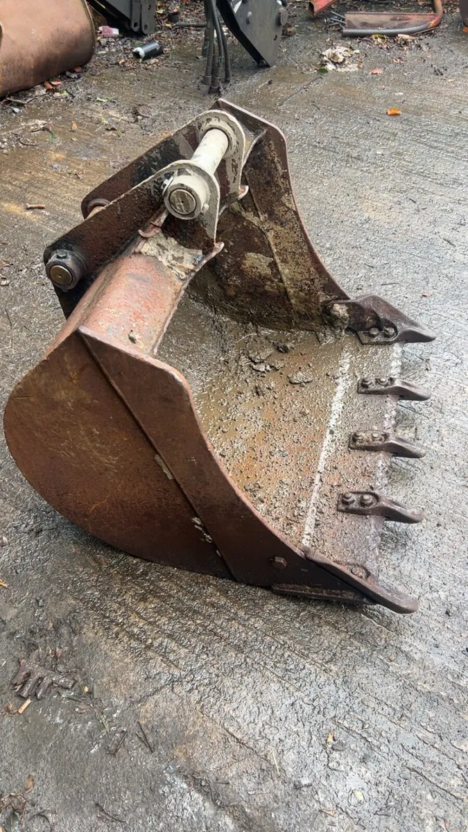 3ft digging bucket - Image 1