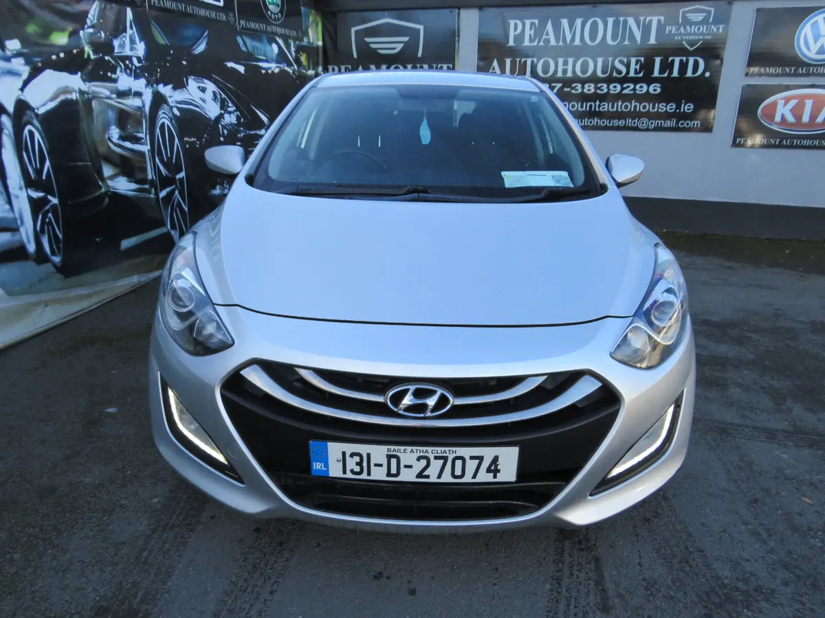 Hyundai i30 2013 5DR DIESEL JUST NCTD 26 - Image 4