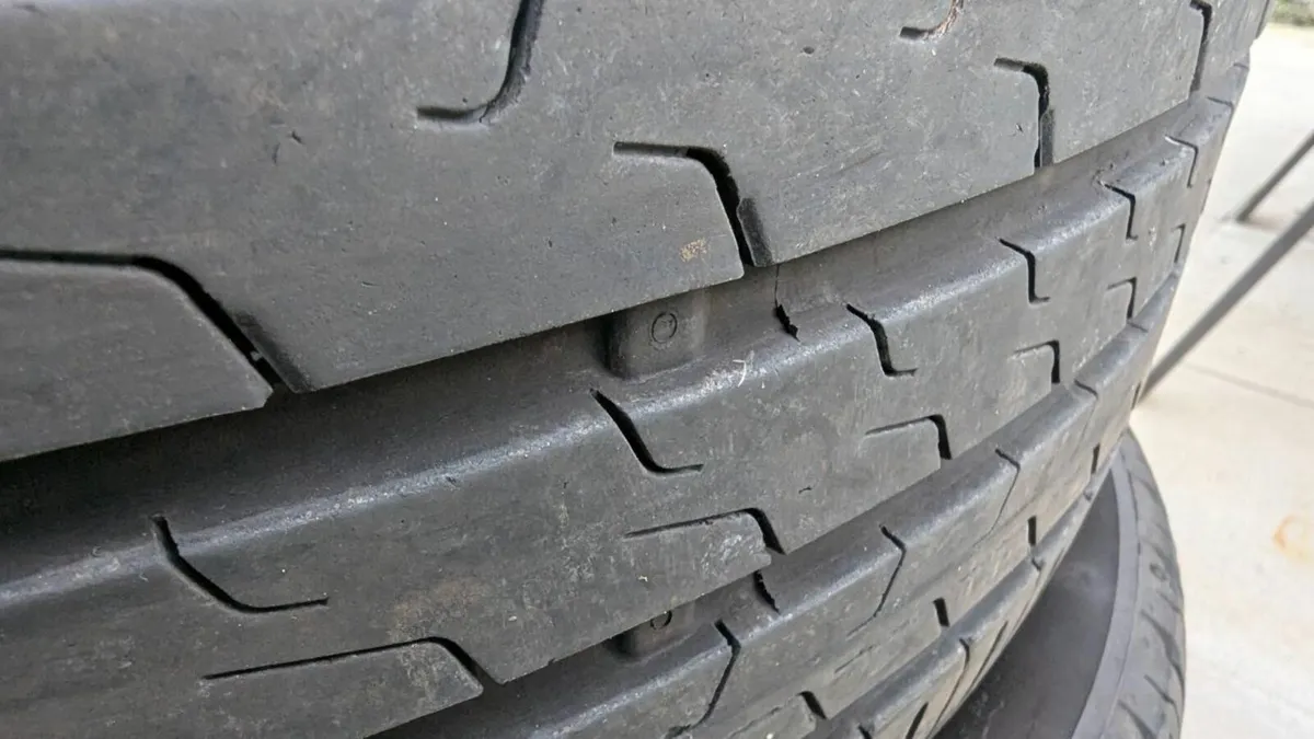 Tyres Continental EcoContact 6 225/45/R17 - Image 2