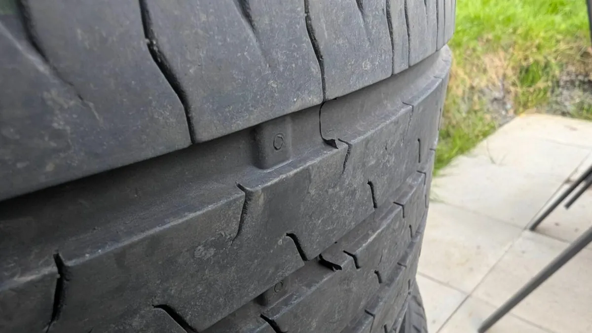 Tyres Continental EcoContact 6 225/45/R17 - Image 3