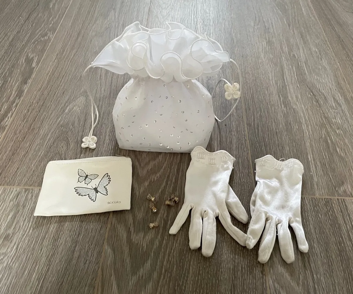 First Holy Communion Bag, Gloves, Purse & Hair Pin - Image 2