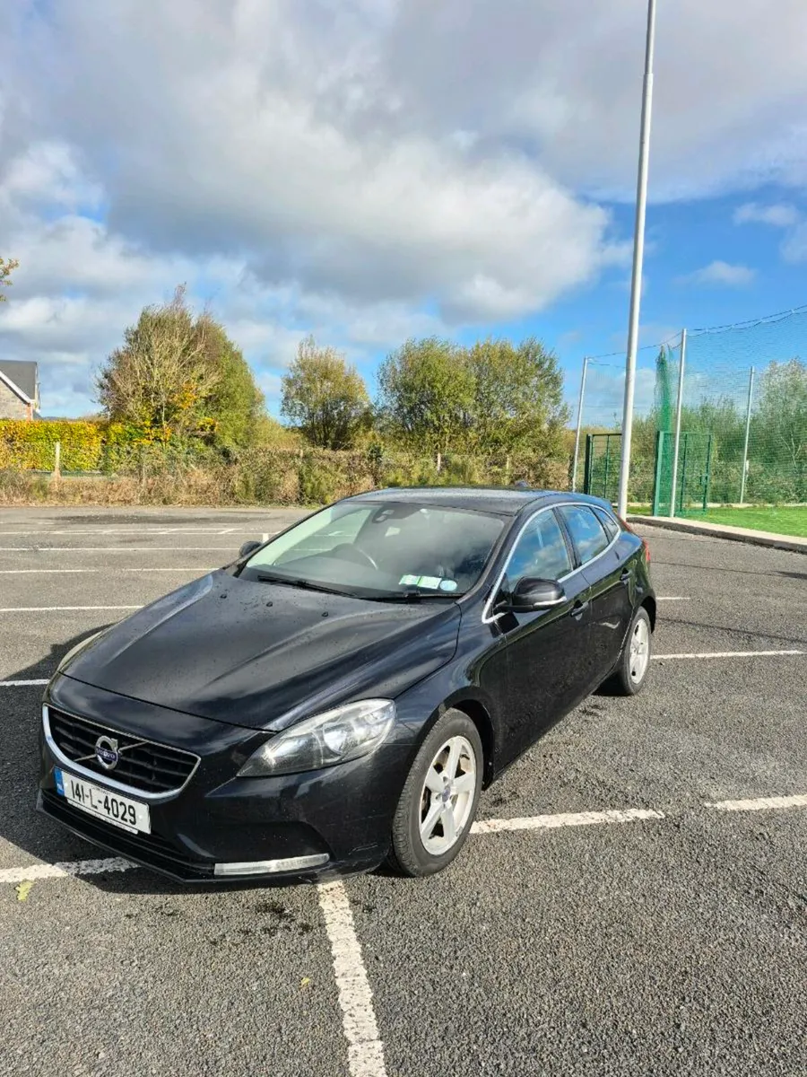 Volvo V40 D3 2.0 Diesel - Image 2