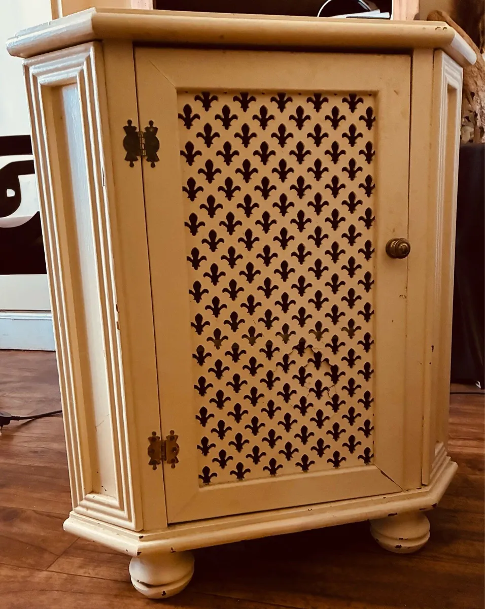 Corner Unit - Image 1