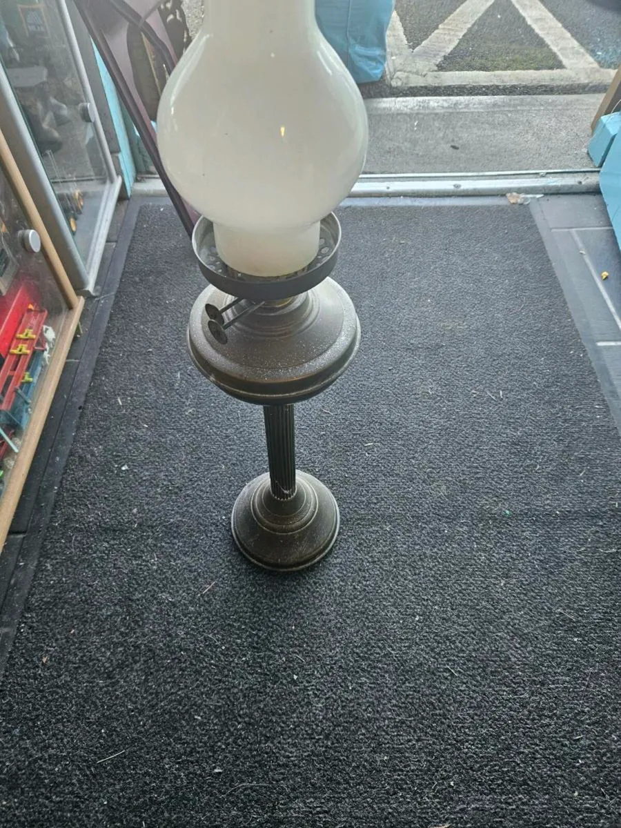 Vintage Brass Oil Lamp - Image 3