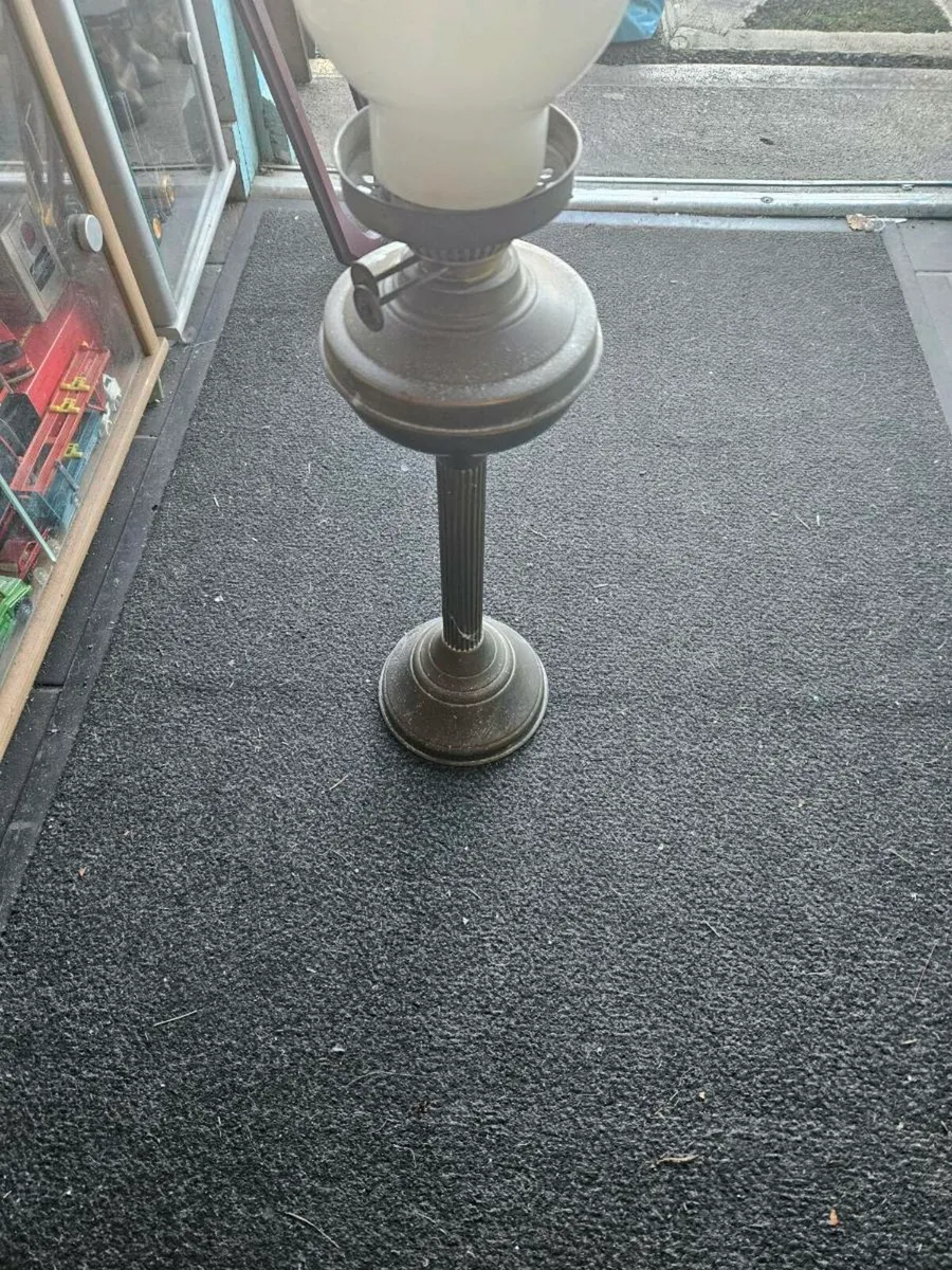Vintage Brass Oil Lamp - Image 4