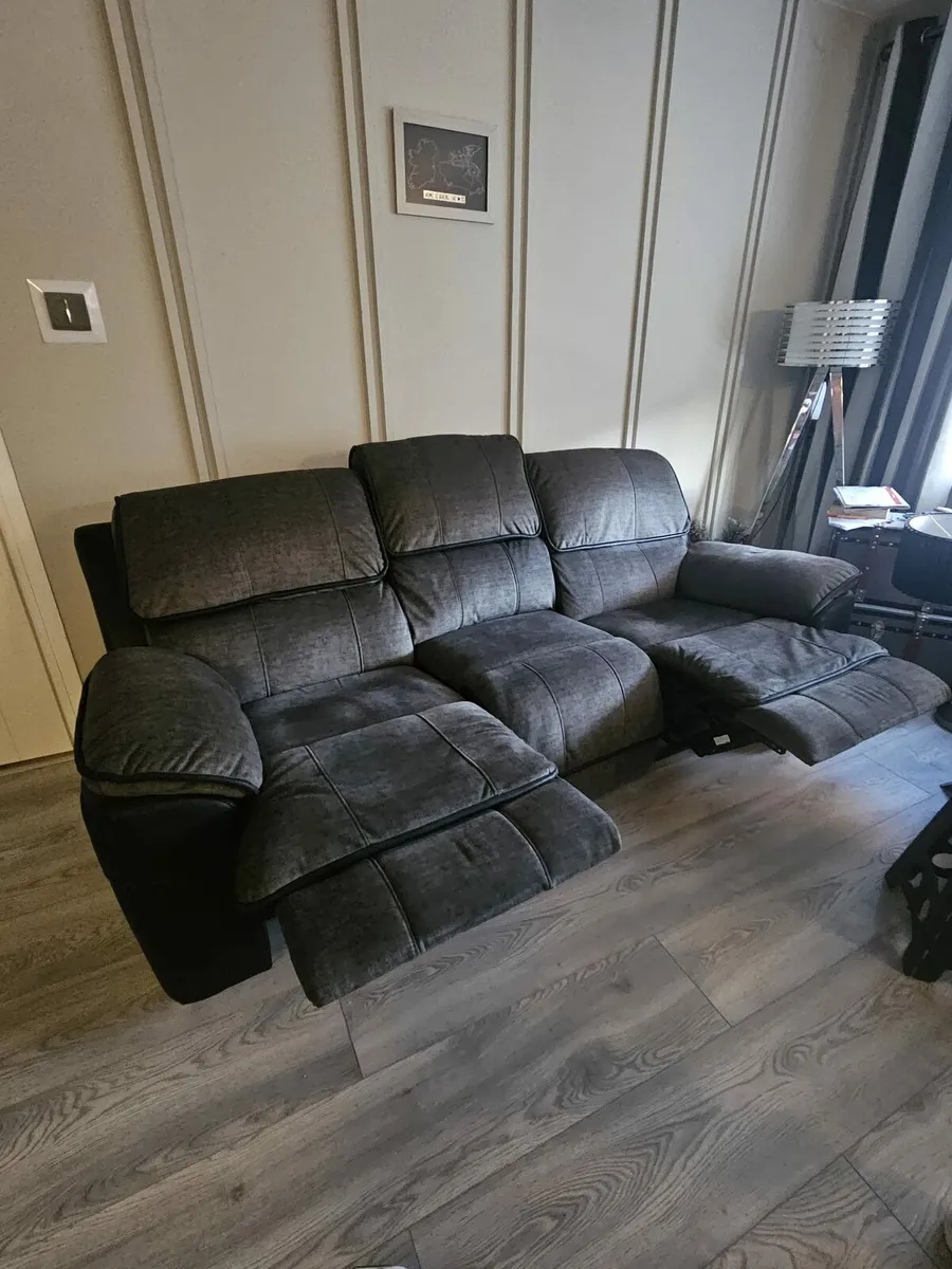 Reclining couch - Image 3