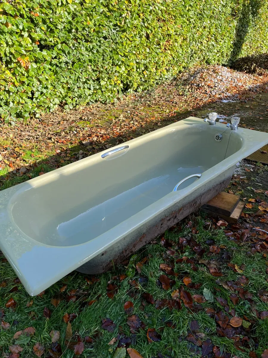 Cast Iron - Bathtub Avocado Green - Image 1