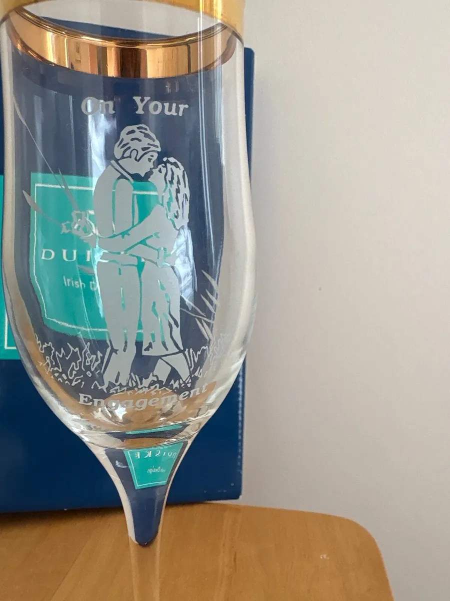 Champagne Glass engagement gift set - Image 2